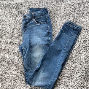 Form Fitting Jeans